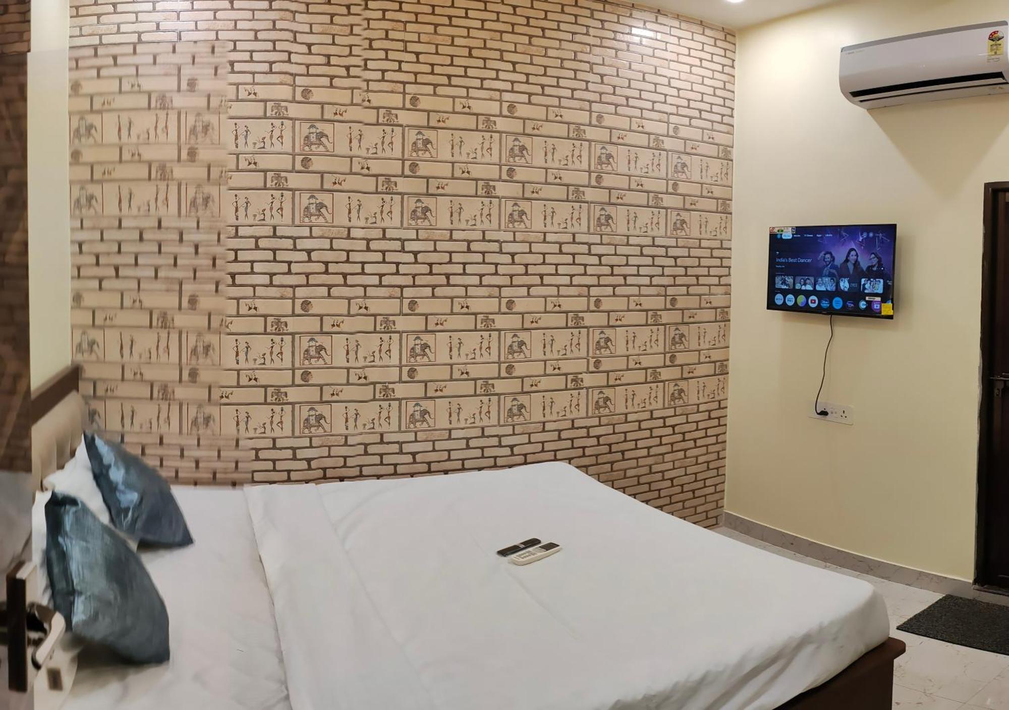 Ganga Sparsh Hotel